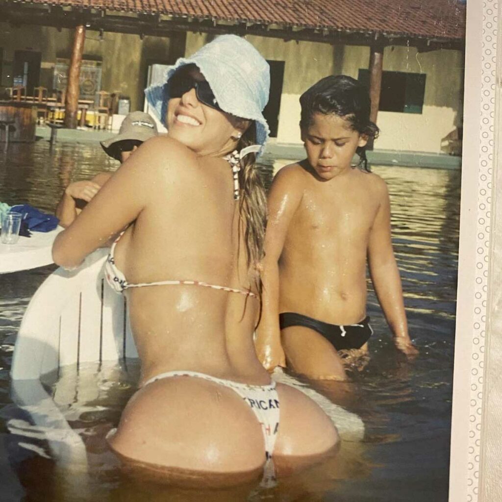 Zé Felipe e Poliana Rocha