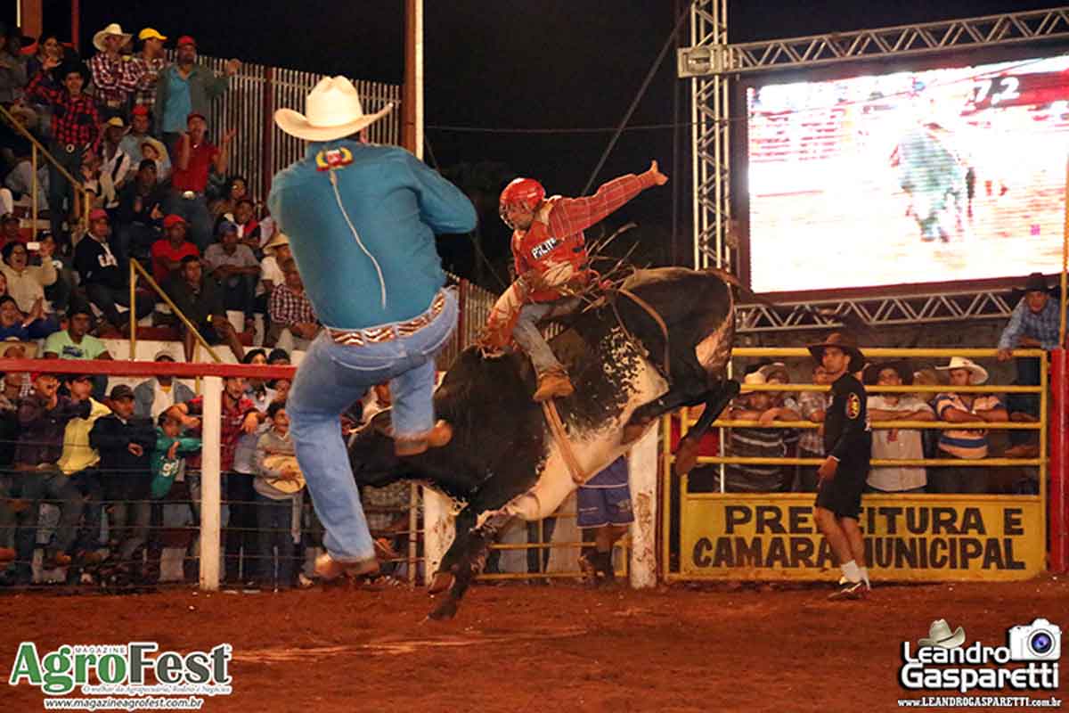 Paulo de Faria realiza 59ª Festa do Peão de Boiadeiro